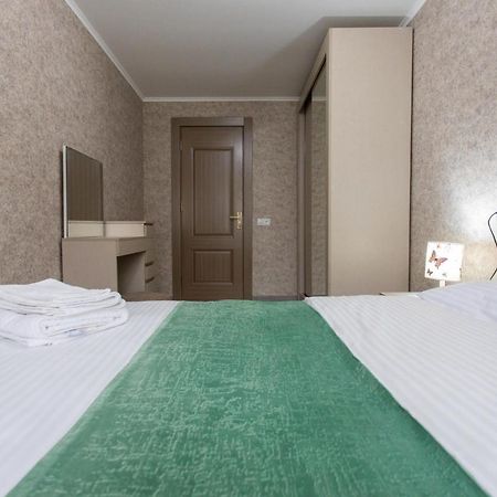 Ninia'S Apartment Кутаиси Екстериор снимка