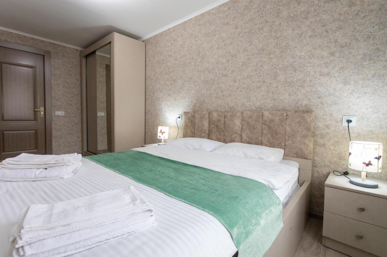 Ninia'S Apartment Кутаиси Екстериор снимка