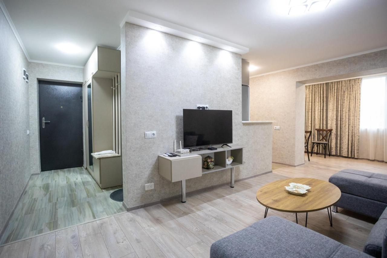 Ninia'S Apartment Кутаиси Екстериор снимка