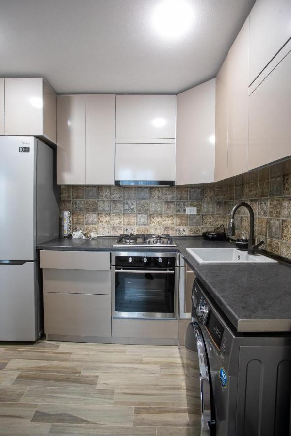 Ninia'S Apartment Кутаиси Екстериор снимка