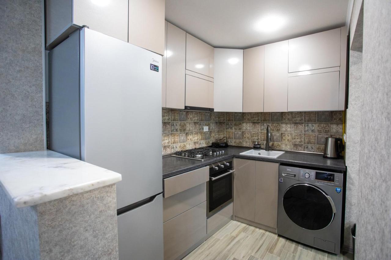 Ninia'S Apartment Кутаиси Екстериор снимка