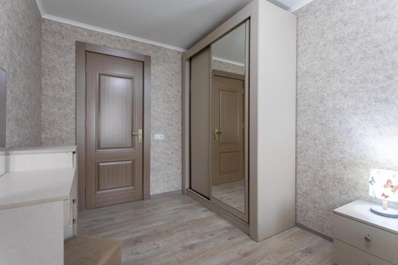 Ninia'S Apartment Кутаиси Екстериор снимка