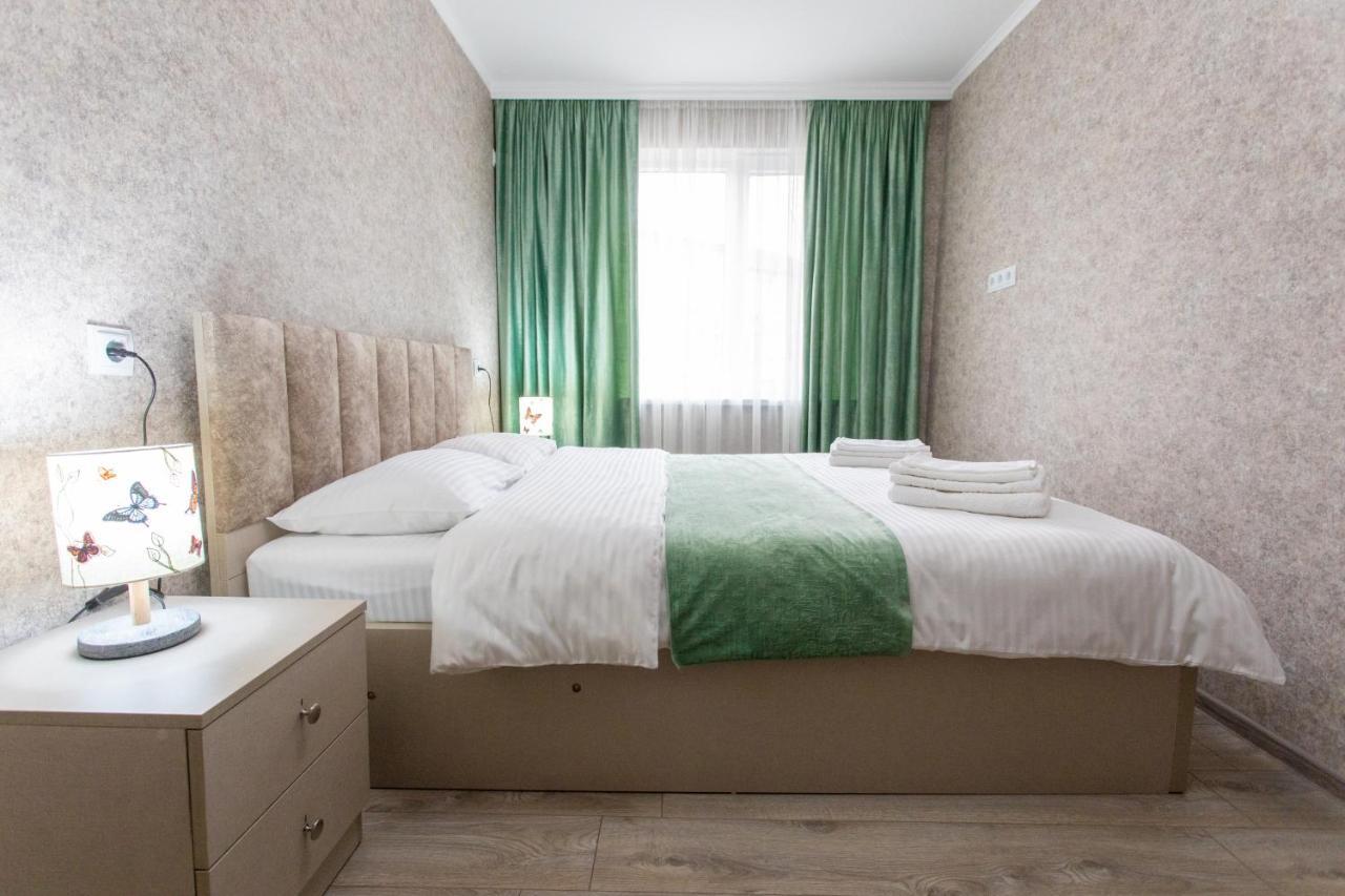 Ninia'S Apartment Кутаиси Екстериор снимка